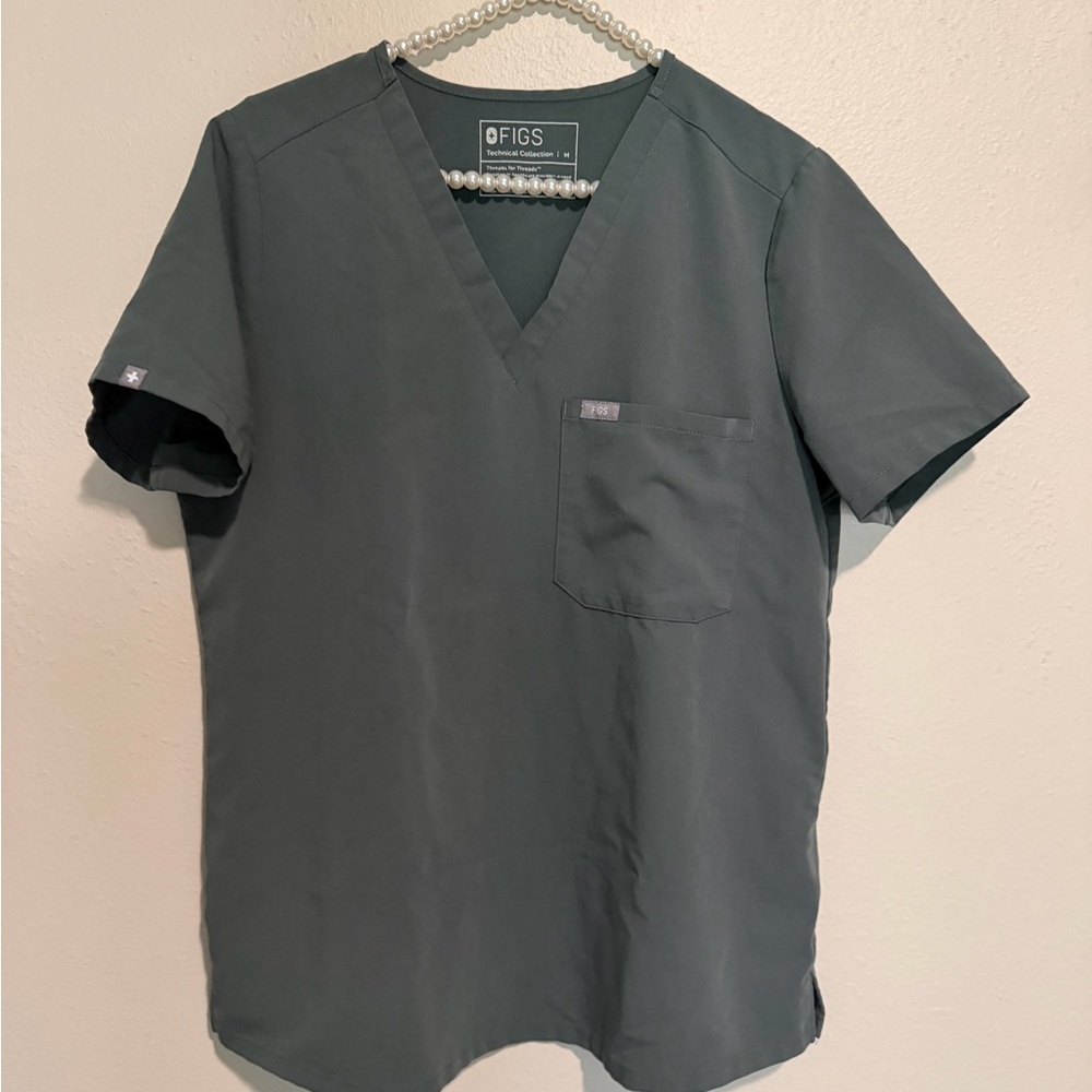 FIGS Women’s V-Neck Scrub Top